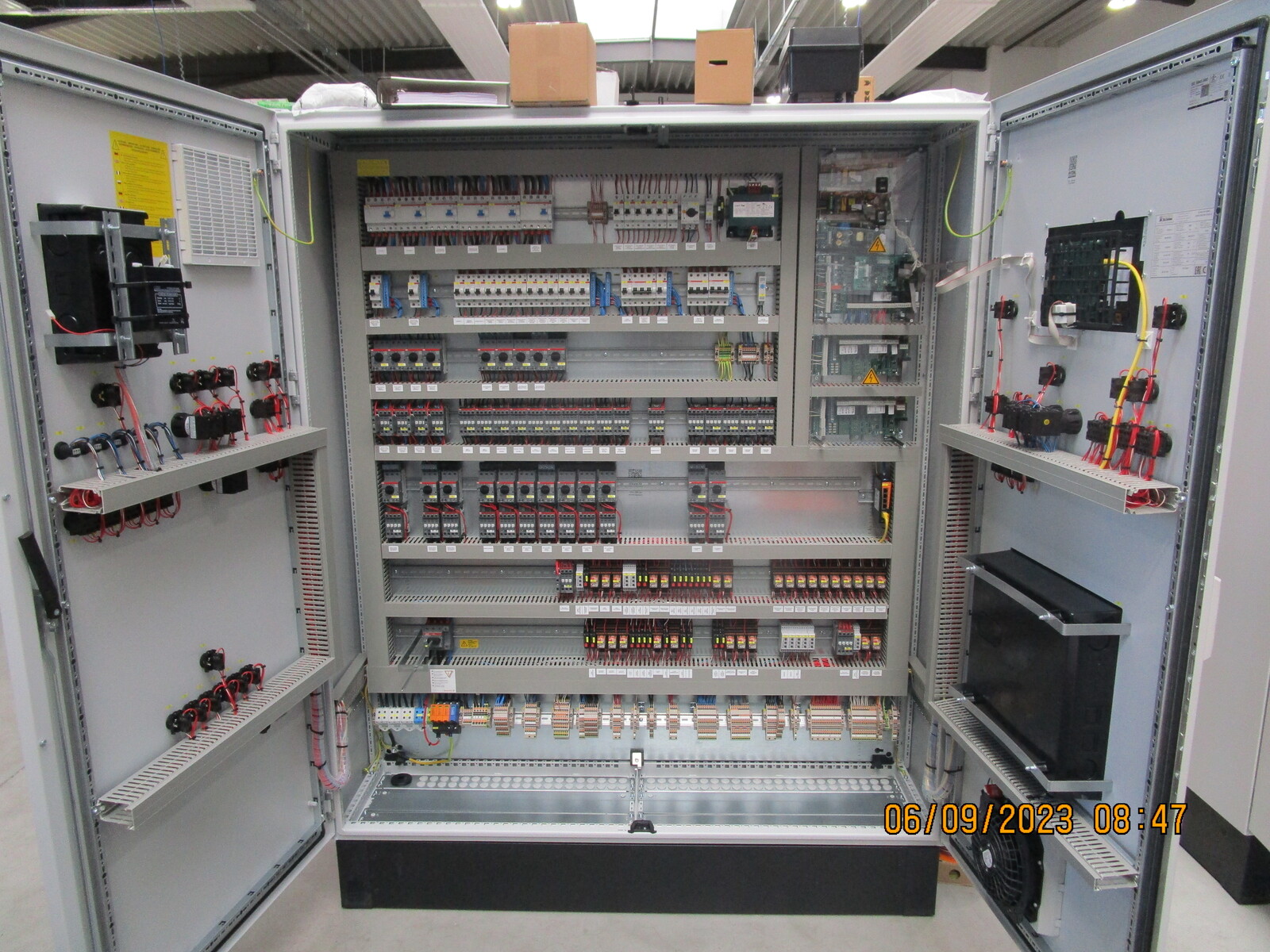 Schaltschrank Viper intern Stall 4